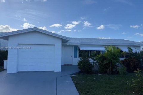 House in Boynton Beach, Florida 2 bedrooms, 119.66 sq.m. № 2003403