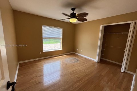 House in Port St. Lucie, Florida 4 bedrooms, 230.96 sq.m. № 2055149 - photo 16