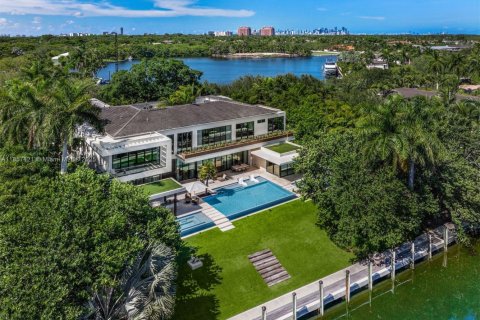 Villa ou maison à vendre à Coral Gables, Floride: 8 chambres, 1141.95 m2 № 1921647 - photo 1