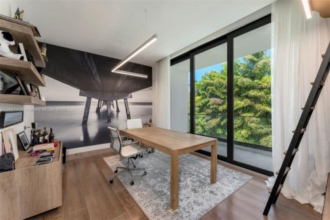 Villa ou maison à vendre à Coral Gables, Floride: 8 chambres, 1141.95 m2 № 1921647 - photo 13