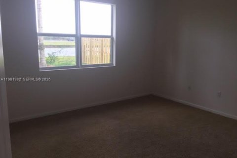 Casa en alquiler en Homestead, Florida, 3 dormitorios № 2024697 - foto 13