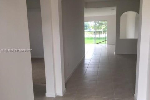 Casa en alquiler en Homestead, Florida, 3 dormitorios № 2024697 - foto 3