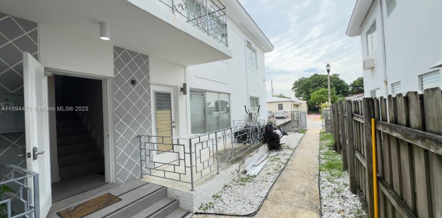 Apartamento en Miami Beach, Florida 2 dormitorios, 113.9 m2 № 1946146