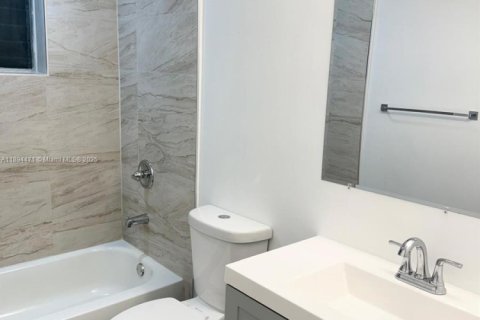Apartamento en alquiler en Miami Beach, Florida, 2 dormitorios, 113.9 m2 № 1946146 - foto 18