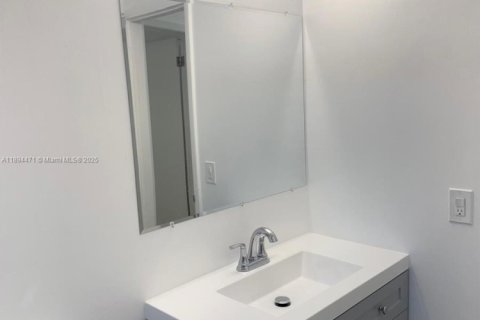 Apartamento en alquiler en Miami Beach, Florida, 2 dormitorios, 113.9 m2 № 1946146 - foto 17