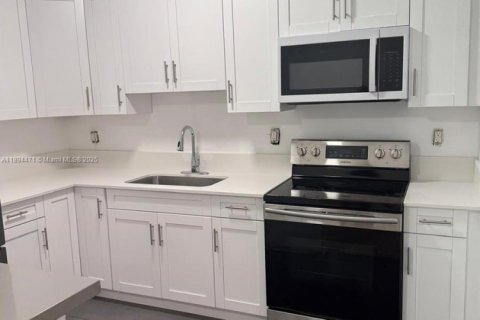 Apartamento en alquiler en Miami Beach, Florida, 2 dormitorios, 113.9 m2 № 1946146 - foto 14