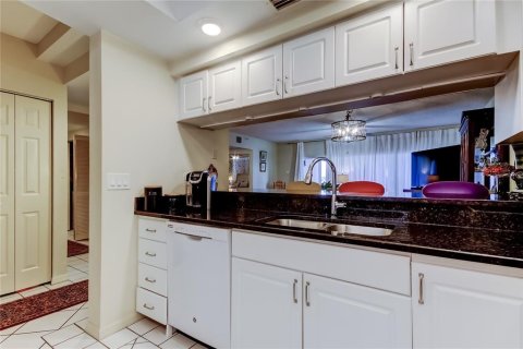 Copropriété à vendre à Seminole, Floride: 3 chambres, 148.18 m2 № 2099432 - photo 12
