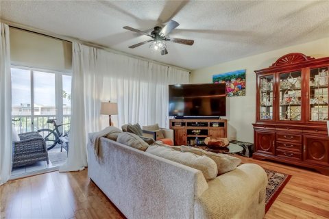 Copropriété à vendre à Seminole, Floride: 3 chambres, 148.18 m2 № 2099432 - photo 26