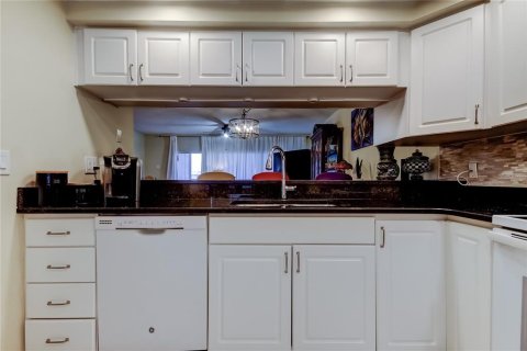 Copropriété à vendre à Seminole, Floride: 3 chambres, 148.18 m2 № 2099432 - photo 7