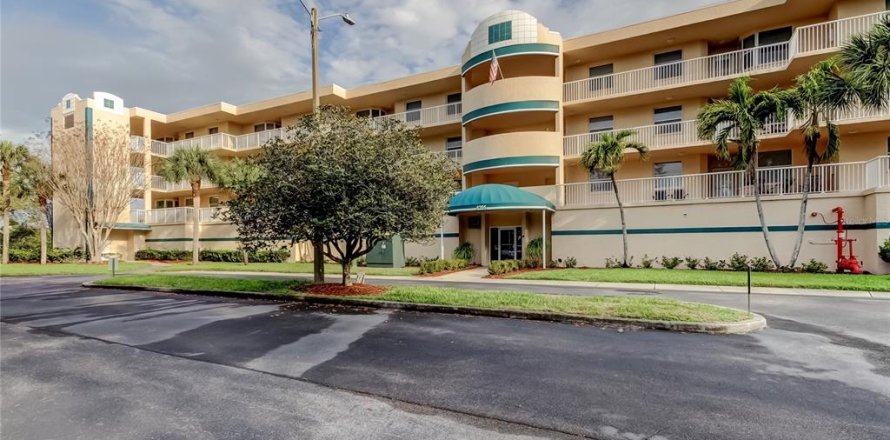 Condo à Seminole, Floride, 3 chambres № 2099432