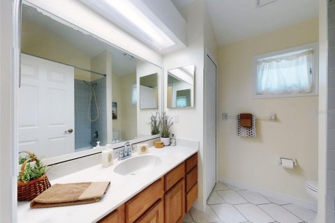 House in Palm Bay, Florida 4 bedrooms, 279.08 sq.m. № 1808380 - photo 27