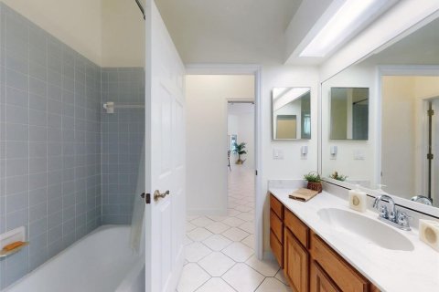 House in Palm Bay, Florida 4 bedrooms, 279.08 sq.m. № 1808380 - photo 28