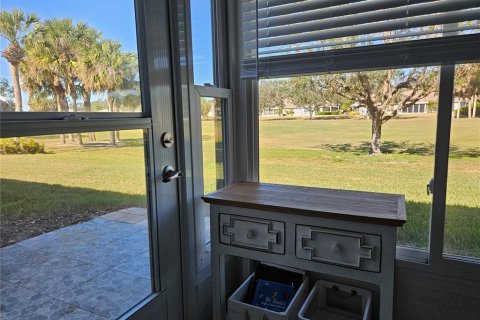 Condo in Sun City Center, Florida, 2 bedrooms  № 1549800 - photo 14