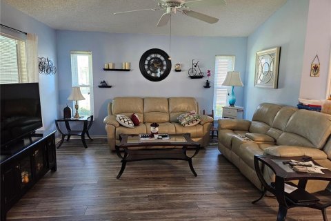 Condo in Sun City Center, Florida, 2 bedrooms  № 1549800 - photo 8