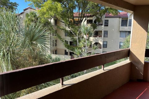 Снять в аренду кондоминиум в Майами, Флорида 3 спальни, 115.2м2, № 1834433 - фото 29