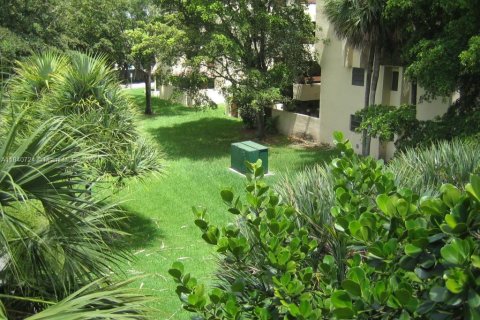 Condominio en alquiler en Miami, Florida, 3 dormitorios, 115.2 m2 № 1834433 - foto 18