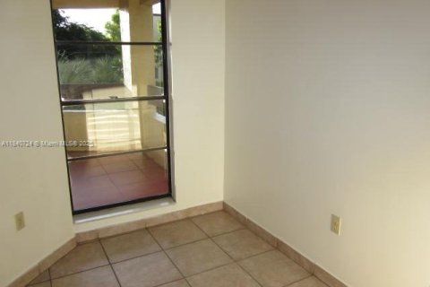 Condominio en alquiler en Miami, Florida, 3 dormitorios, 115.2 m2 № 1834433 - foto 24