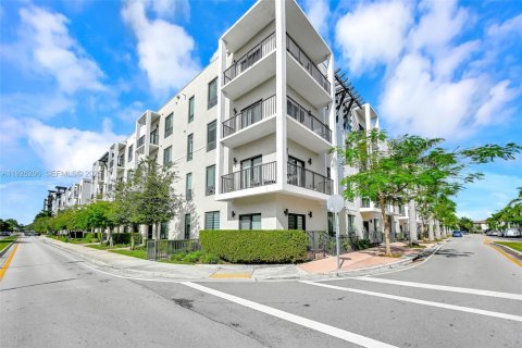 Купить кондоминиум в Дорал, Флорида 4 спальни, 139.91м2, № 1984499 - фото 3