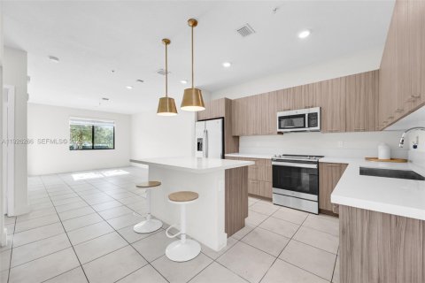 Купить кондоминиум в Дорал, Флорида 4 спальни, 139.91м2, № 1984499 - фото 9