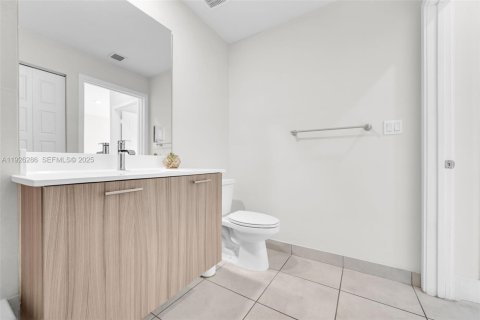 Купить кондоминиум в Дорал, Флорида 4 спальни, 139.91м2, № 1984499 - фото 16