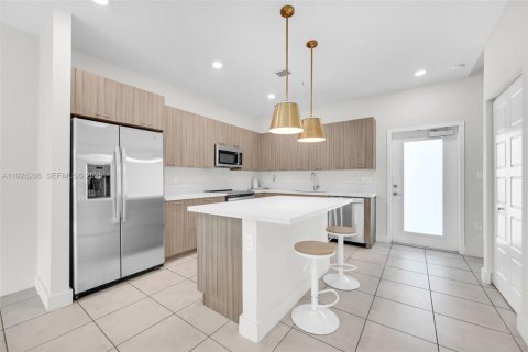 Купить кондоминиум в Дорал, Флорида 4 спальни, 139.91м2, № 1984499 - фото 6