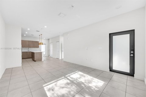 Купить кондоминиум в Дорал, Флорида 4 спальни, 139.91м2, № 1984499 - фото 12