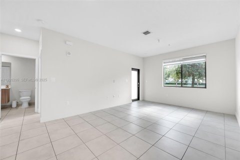 Купить кондоминиум в Дорал, Флорида 4 спальни, 139.91м2, № 1984499 - фото 10