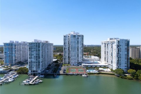 Condo in Aventura, Florida, 1 bedroom  № 1716381 - photo 22