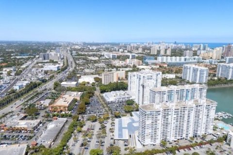Condo in Aventura, Florida, 1 bedroom  № 1716381 - photo 25
