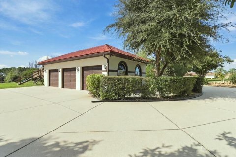 House in Hernando, Florida 4 bedrooms, 361.02 sq.m. № 2400404 - photo 8