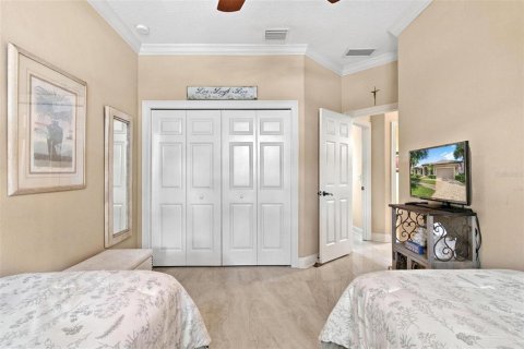House in Palm Coast, Florida 4 bedrooms, 203.83 sq.m. № 2394439 - photo 15