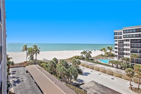 Condominio en alquiler en Sarasota, Florida, 2 dormitorios, 132.01 m2 № 251642 - foto 1
