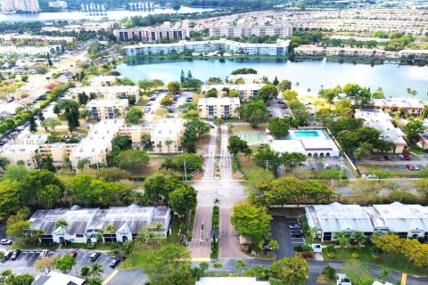 Condo in Miami, Florida, 1 bedroom № 1875537 - photo 19