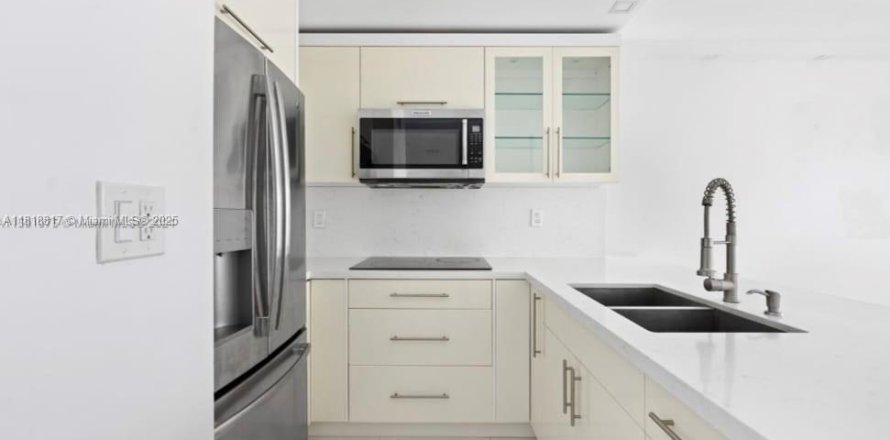 Condominio en Miami, Florida, 2 dormitorios № 1776180