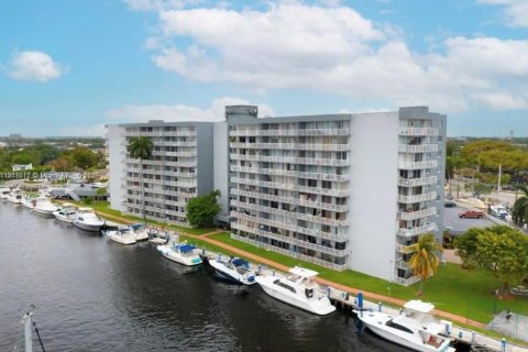 Condominio en venta en Miami, Florida, 2 dormitorios, 71.26 m2 № 1776180 - foto 10