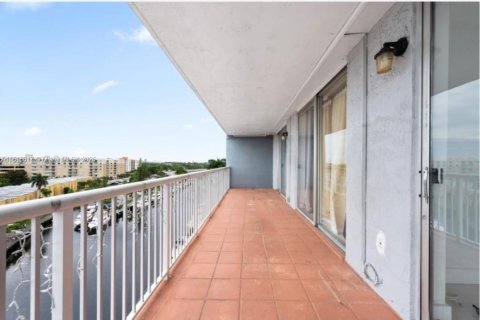 Condominio en venta en Miami, Florida, 2 dormitorios, 71.26 m2 № 1776180 - foto 9