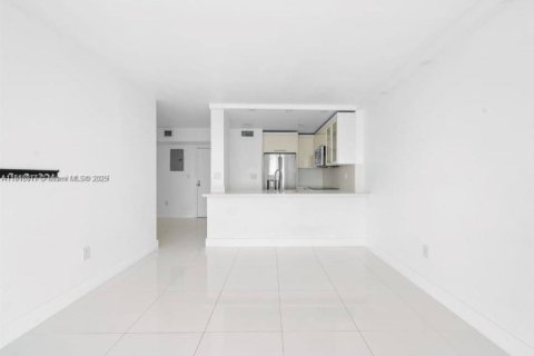 Condominio en venta en Miami, Florida, 2 dormitorios, 71.26 m2 № 1776180 - foto 5
