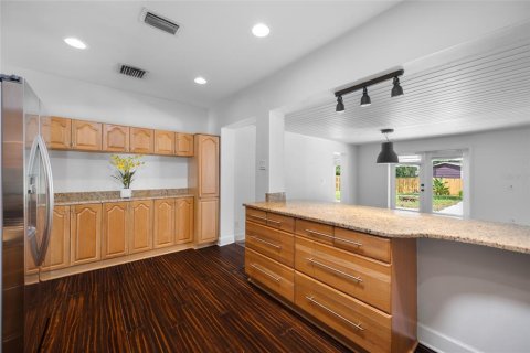 Villa ou maison à vendre à Tampa, Floride: 3 chambres, 189.99 m2 № 2351466 - photo 16