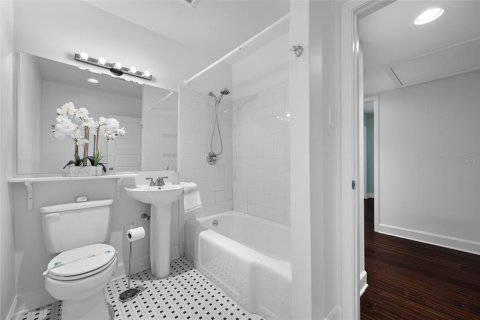 Villa ou maison à vendre à Tampa, Floride: 3 chambres, 189.99 m2 № 2351466 - photo 22