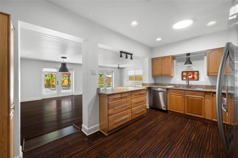 Villa ou maison à vendre à Tampa, Floride: 3 chambres, 189.99 m2 № 2351466 - photo 13