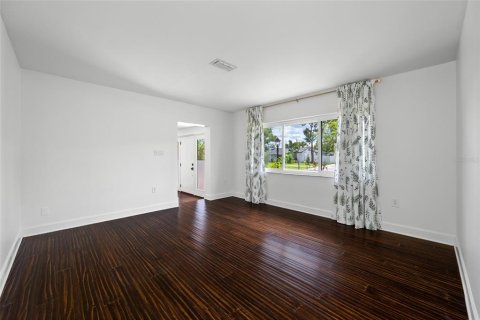 Villa ou maison à vendre à Tampa, Floride: 3 chambres, 189.99 m2 № 2351466 - photo 19