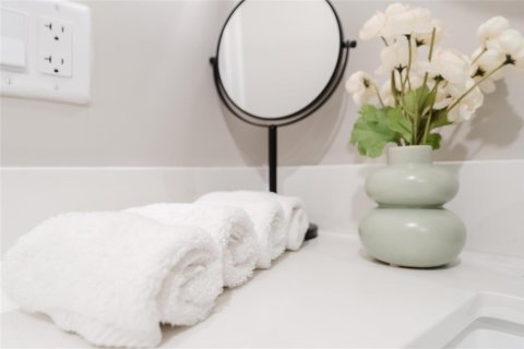 Condo in Miami Beach, Florida, 1 bedroom  № 2247094 - photo 26