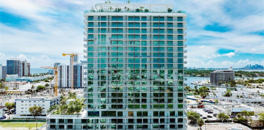 Condo in Miami Beach, Florida, 1 bedroom  № 2247094