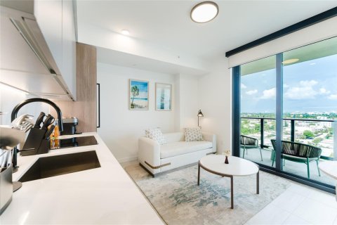 Condo in Miami Beach, Florida, 1 bedroom  № 2247094 - photo 3