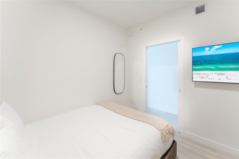 Condo in Miami Beach, Florida, 1 bedroom  № 2247094 - photo 15