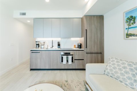 Condo in Miami Beach, Florida, 1 bedroom  № 2247094 - photo 10