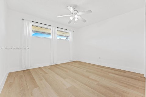 Villa ou maison à louer à Sunrise, Floride: 3 chambres, 128.48 m2 № 1990729 - photo 11