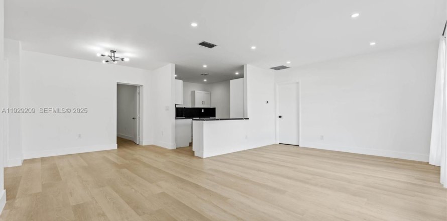 Villa ou maison à Sunrise, Floride 3 chambres, 128.48 m2 № 1990729