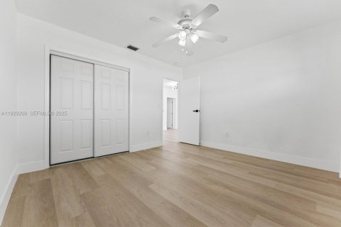 Villa ou maison à louer à Sunrise, Floride: 3 chambres, 128.48 m2 № 1990729 - photo 12