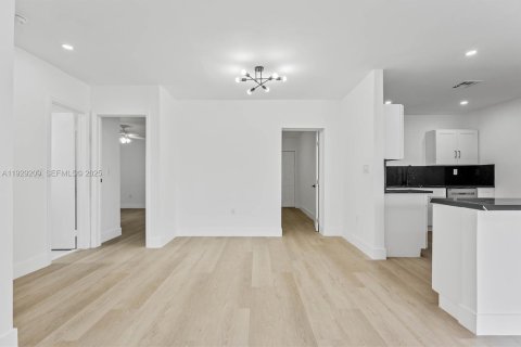 Villa ou maison à louer à Sunrise, Floride: 3 chambres, 128.48 m2 № 1990729 - photo 7